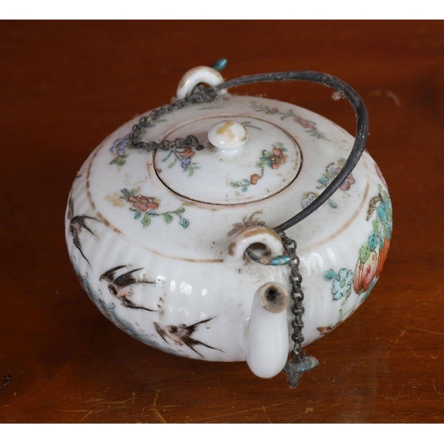 773 - CHINESE QING FAMILLE ROSE TEAPOT