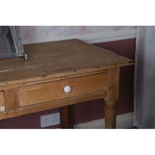 810 - 19TH-CENTURY PINE KITCHEN TABLE