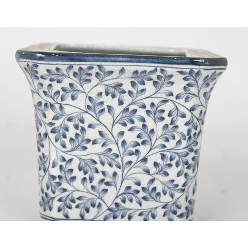 821 - CHINESE BLUE AND WHITE PORCELAIN JARDINIERE