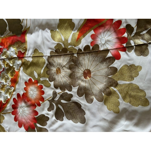 913 - JAPANESE SILK EMBROIDERED WEDDING KIMONO