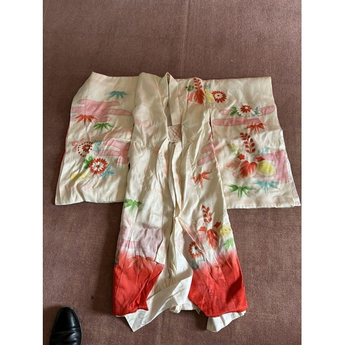 913 - JAPANESE SILK EMBROIDERED WEDDING KIMONO