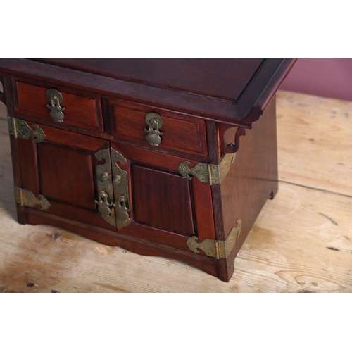 958 - CHINESE HARDWOOD AMAH VANITY BOX