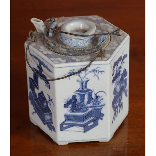 995 - CHINESE QING PORCELAIN TEAPOT