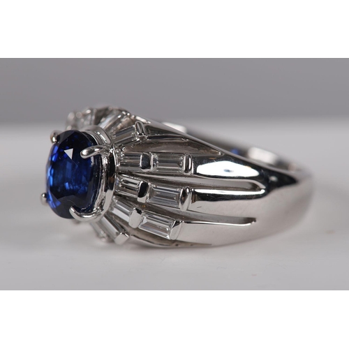 1101 - NATURAL SAPPHIRE & DIAMOND PLATINUM RING