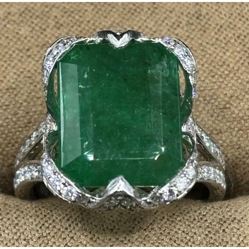 1113 - NATURAL GREEN EMERALD & DIAMOND RING