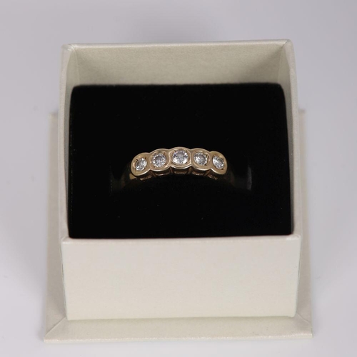 1189 - 14K GOLD 5 STONE DIAMOND RING