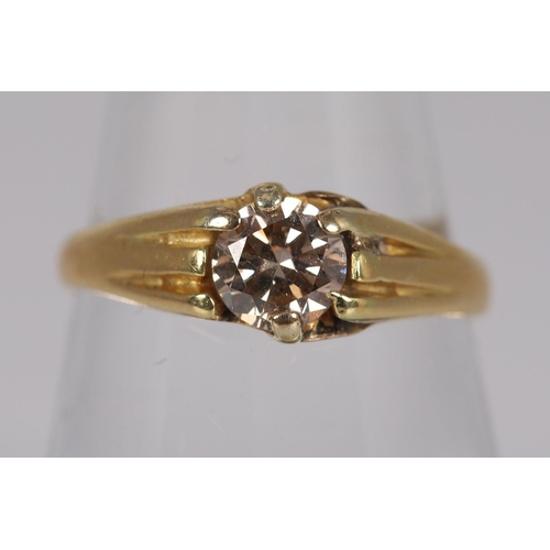 1203 - 18K YELLOW GOLD VINTAGE DIAMOND PINKY RING