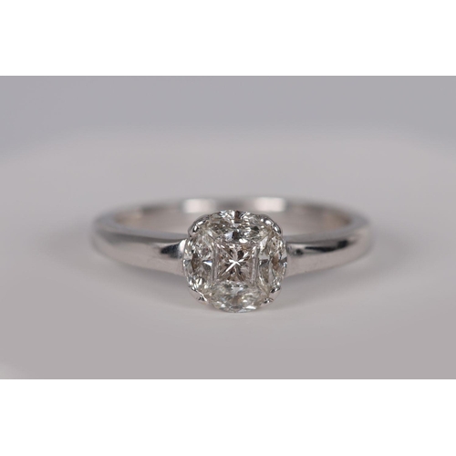 1244 - DIAMOND CLUSTER SOLITAIRE TYPE RING