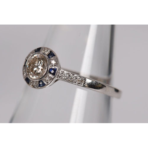 1266 - 18K WHITE GOLD SAPPHIRE & DIAMOND TARGET RING