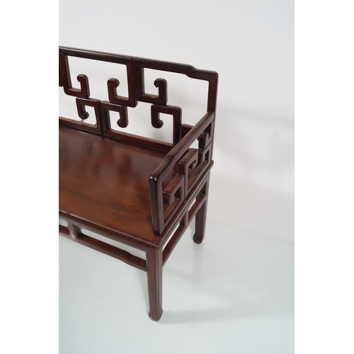 1290 - CHINESE QING HUANGWALI SETTEE