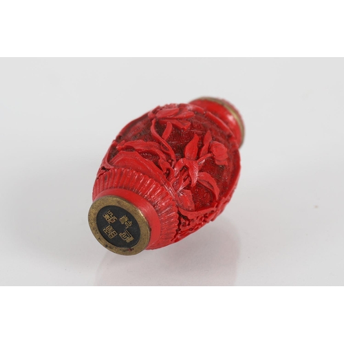 1303 - CHINESE CINNEBAR LACQUERED SNUFF BOTTLE