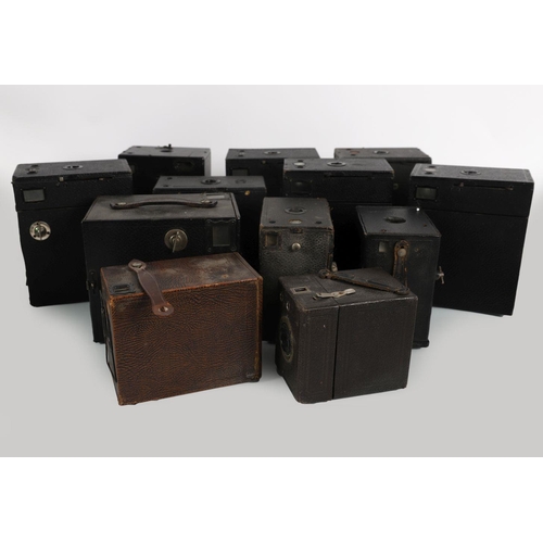 1644 - COLLECTION 12 ANTIQUE BOX CAMERAS