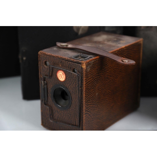 1644 - COLLECTION 12 ANTIQUE BOX CAMERAS