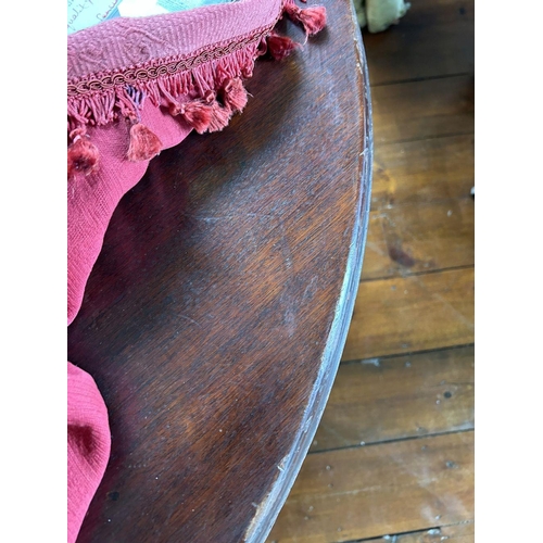 317 - EDWARDIAN MAHOGANY CENTRE TABLE