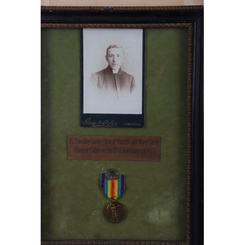 534 - FRAMED PHOTOGRAPH OF WWI VICTORY MEDAL