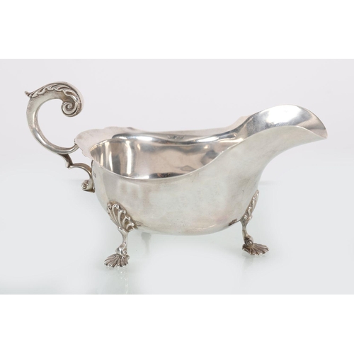 635 - SHARMAN D NEILL IRISH SILVER SAUCE BOAT