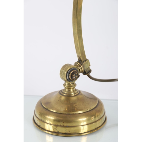 72 - EDWARDIAN BRASS LIBRARY DESK LAMP