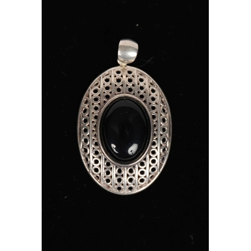 291 - OVAL SILVER FILIGREE PENDANT