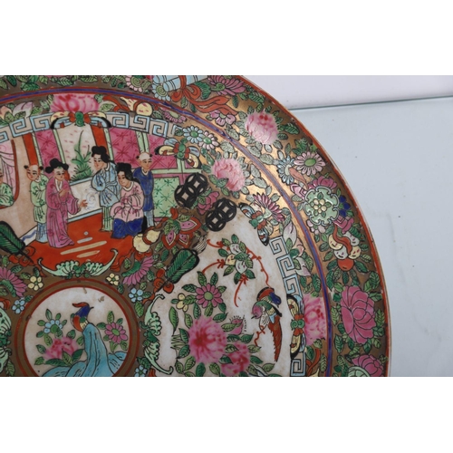 360 - LARGE CHINESE FAMILLE ROSE CHARGER