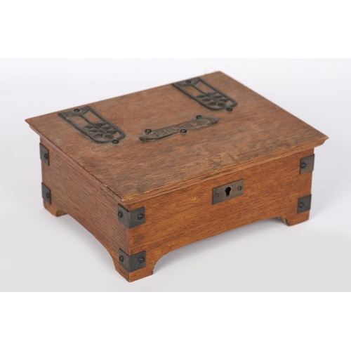 380 - ARTS AND CRAFTS OAK PHOTO BOX