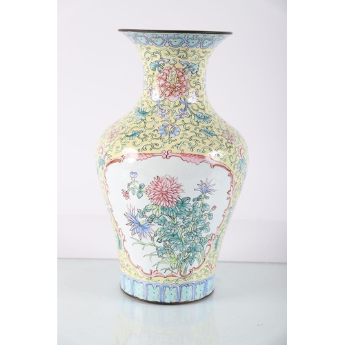 536 - CHINESE QING ENAMELLED VASE