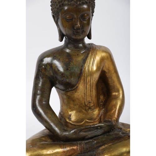 13 - TIBETO-CHINESE QING GILT BRONZE BUDDHA