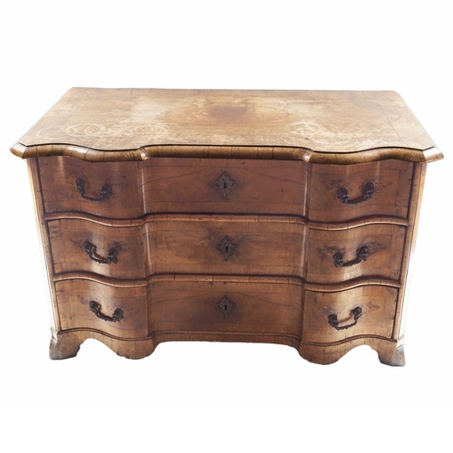 130 - 18TH-CENTURY DUTCH WALNUT COMMODE