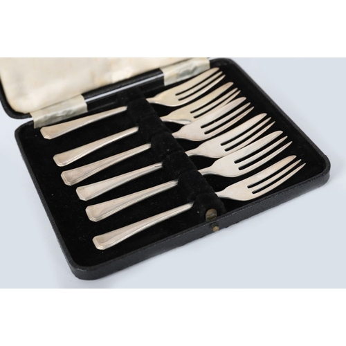 1306 - SET OF 6 SILVER DESSERT FORKS