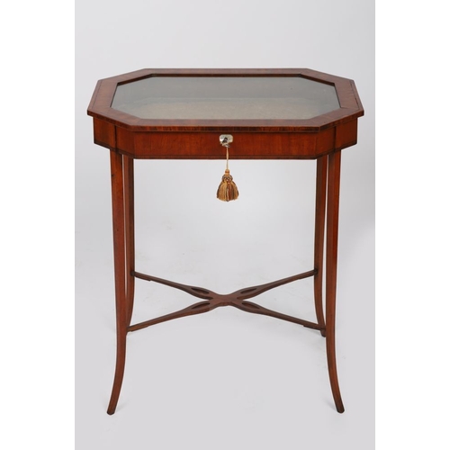 1567 - GEORGIAN MAHOGANY, ROSEWOOD, CROSSBANDED, AND EBONY INLAID BIJOU TABLE