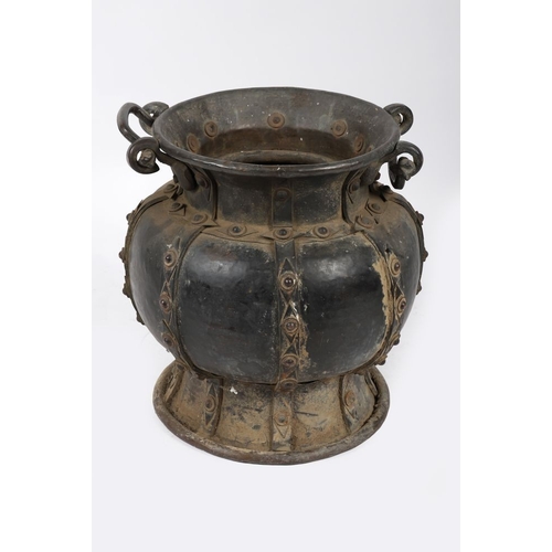 481 - LARGE 17/18TH-CENTURY BRONZE INDO-PERSIAN URN