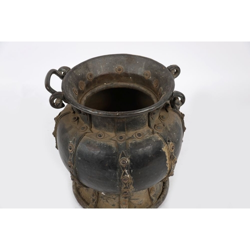 481 - LARGE 17/18TH-CENTURY BRONZE INDO-PERSIAN URN