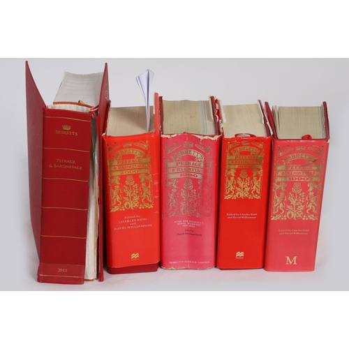 88 - BOOK: DEBRETT'S PEERAGE AND BARONETAGE