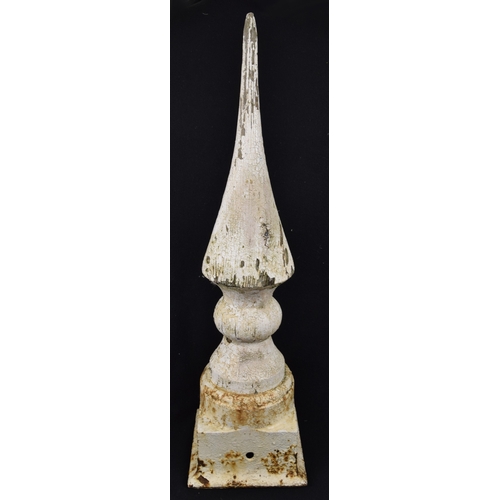 293 - Midland Railway wooden finial on a cast iron base, repainted, 29 1/2 inches tall. Shipping band - co... 