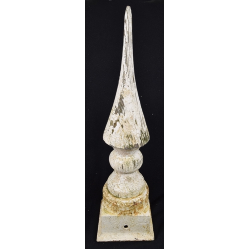 293 - Midland Railway wooden finial on a cast iron base, repainted, 29 1/2 inches tall. Shipping band - co... 