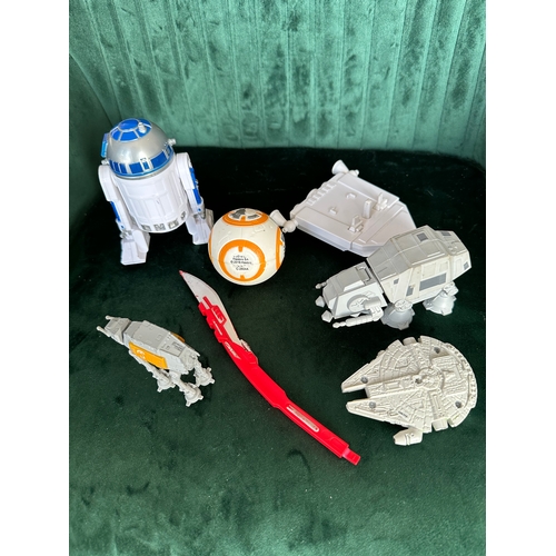 193 - Small collection of STAR WARS toys / accessories (7), inc R2D2, all made of metal and / or plastic, ... 