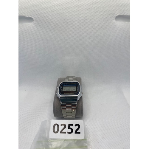 252 - CASIO digital watch, working when listed