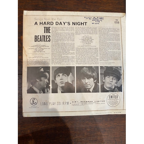 269 - BEATLES LP's ( 2 ) 
A Hard Day's Night, mono, Parlophone, PMC 1230 PCS 3058 ( XEX 481 - 3N, 482 3N )... 