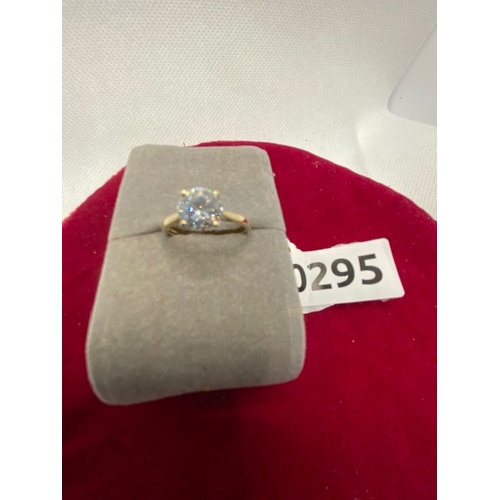 295 - 9ct gold cz solitaire ring size L hallmarked