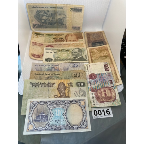 16 - 11 world banknotes used circulated inc 4 egyptian