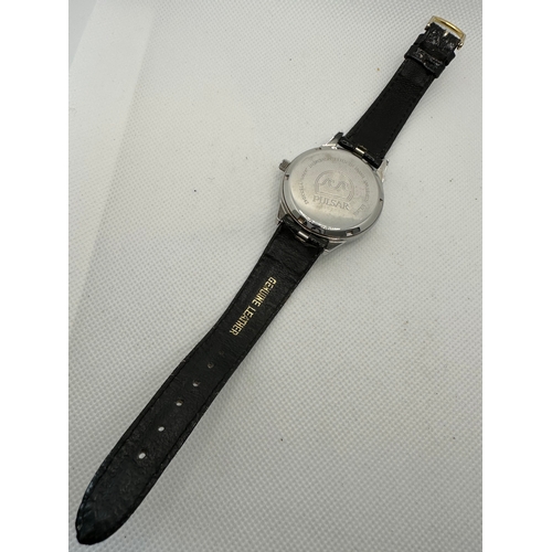 72 - PULSAR Kinetic black and Chrome gents watch with seconds hand and date.Working when listed. Black le... 