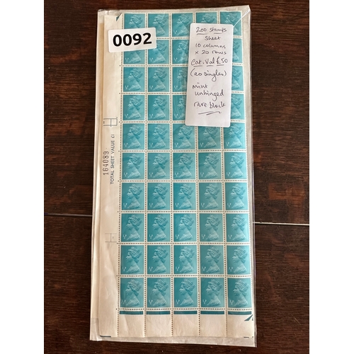 92A - sheet of 200 mint stamps QEll turquoise blue 1/2p. Mint unhinged Catalogue value £ 50.00