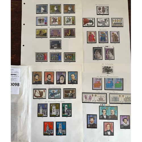 98 - GB 1971 - 1977 34 x mint commemorative sets approx 138 stamps QEll