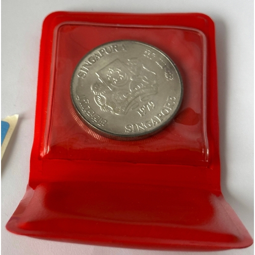 384 - Singapore 10 dollar silver coin in original case, 1979