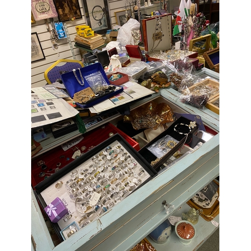 1 - Emporium stock clearance of the complete ground floor sales space, includes : 
ceramics, curios, gla... 