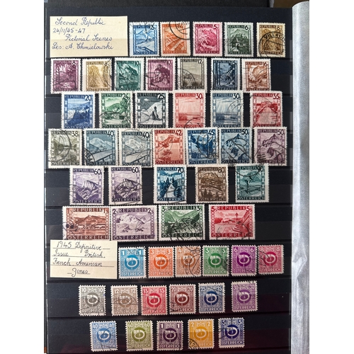 190 - AUSTRIA stamp dealer album / stockleaves, approx 540 stamps / sets / part sets and individuals from ... 