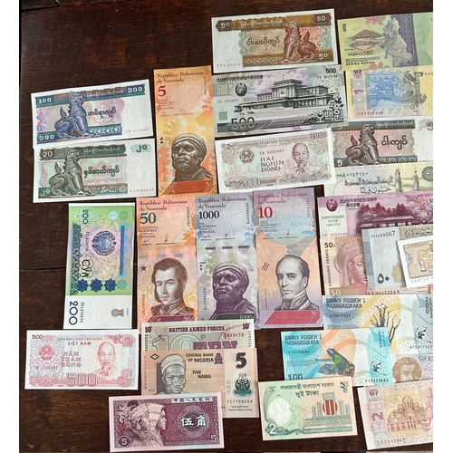 19 - NEW UNCIRCULATED world foreign bank notes (50)