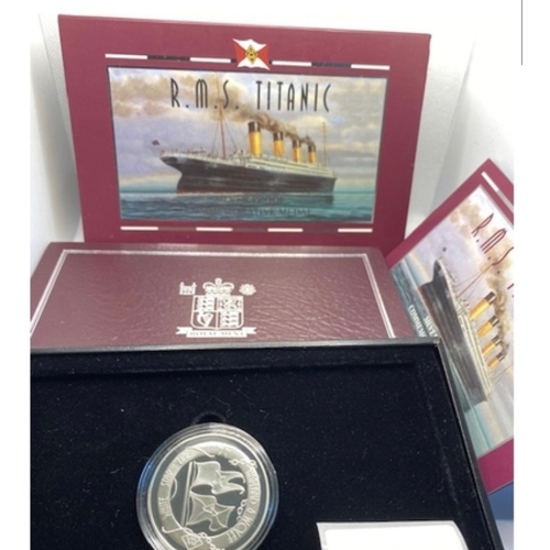 76 - R.M.S. Titanic silver proof medal / coin by Royal Mint 1997, Limited Edition of 25,000. Harland & Wo... 