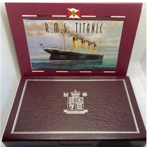 76 - R.M.S. Titanic silver proof medal / coin by Royal Mint 1997, Limited Edition of 25,000. Harland & Wo... 