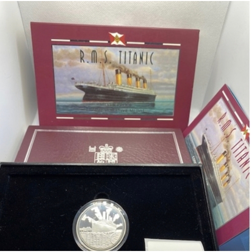 76 - R.M.S. Titanic silver proof medal / coin by Royal Mint 1997, Limited Edition of 25,000. Harland & Wo... 