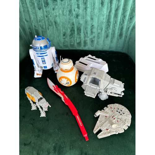 304 - Small collection of STAR WARS toys / accessories (7), inc R2D2, all made of metal and / or plastic, ... 